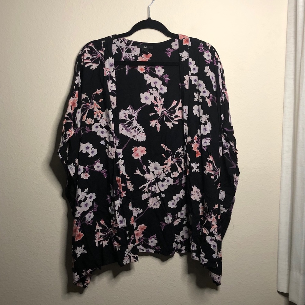 Short Sleeve Floral Open Cardigan